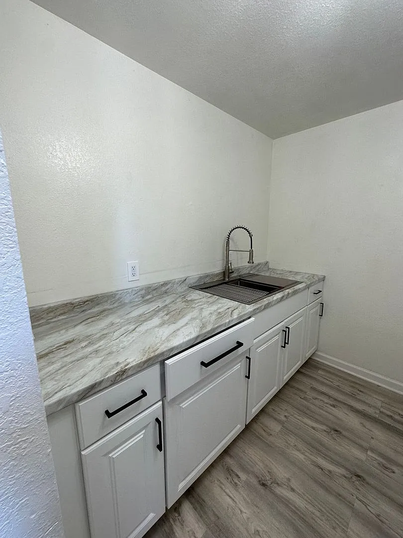 4630 W North Ave — Photo 4