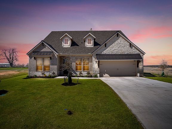 4th image of 445 Guadalupe Ln