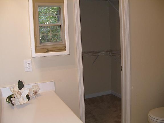 5th image of 1427 Parkside Club Dr