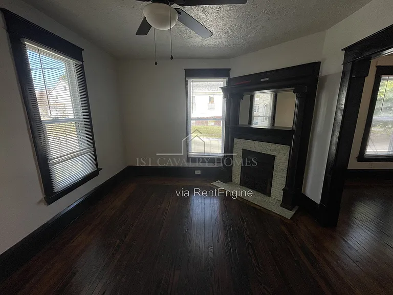 1052 Yale St #3 — Photo 15