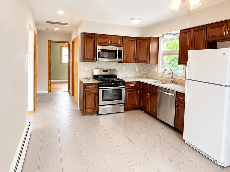 106 Rochelle Pkwy #2 — Photo 7