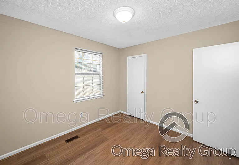 1830 Christian St — Photo 29