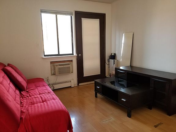 4th image of 14010 33rd Ave APT 3