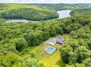 40 Old Bridge Rd, Brookfield, CT 06804