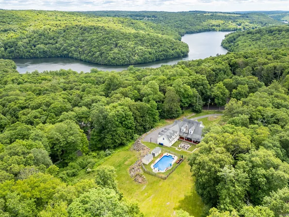 40 Old Bridge Road, Brookfield, CT 06804