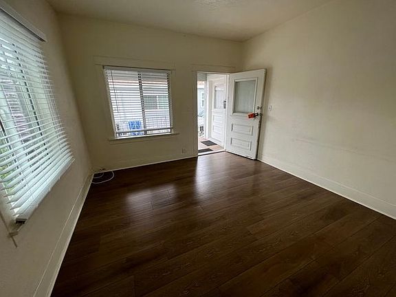 3rd image of 906 S Breed St #1