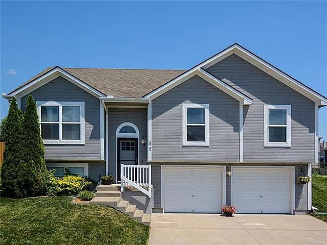 1st image of 1512 NW Whispering Ct