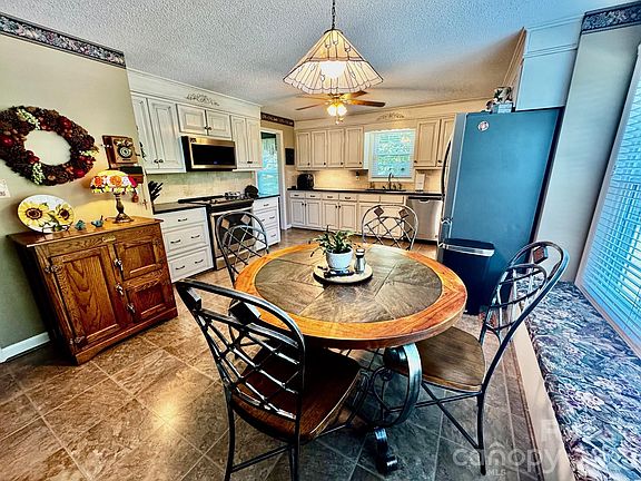 5th image of 204 Brentwood Dr
