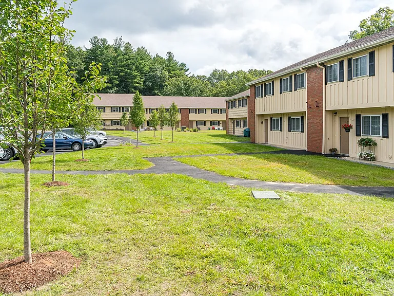 Townhouse Road Apartments — Photo 1