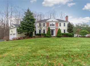 3 Crystal Ter, Woodbridge, CT 06525