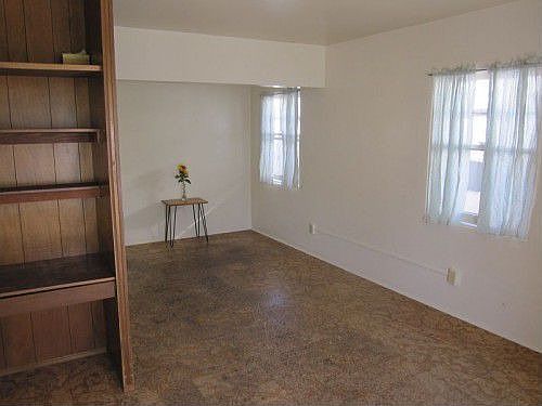 4th image of 904 Missouri St