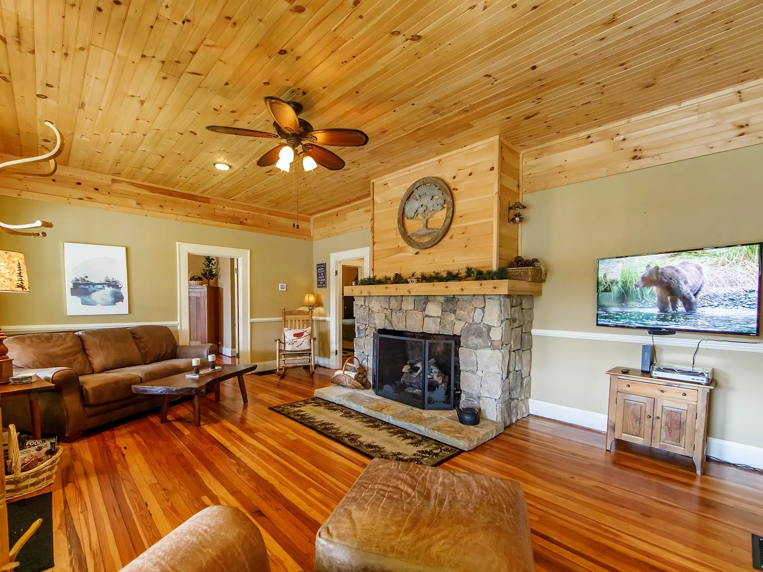 3 bed, 1944 sqft, $2,600 — Photo 4