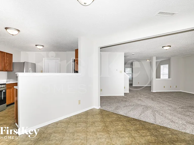 2825 Ludwig Dr — Photo 8