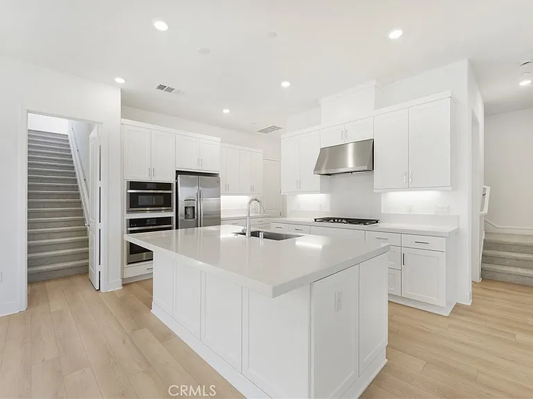 141 Dolores — Photo 12