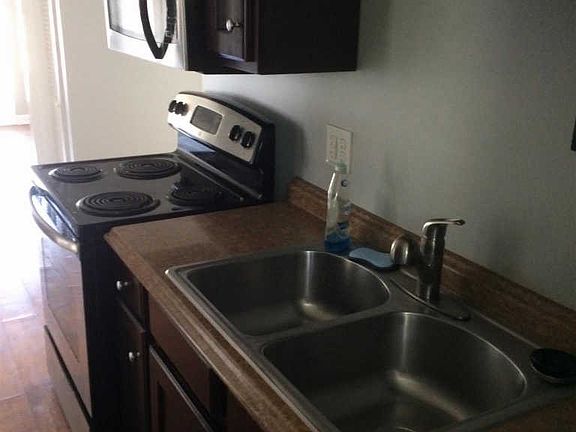 4th image of 2213B 29th Ave S