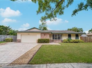 7541 NW 7th St, Plantation, FL 33317
