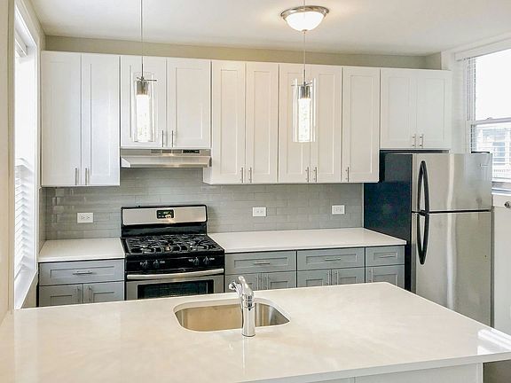 2nd image of 5206 S Damen Ave #3