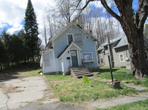 189 Duane St, Malone, NY 12953