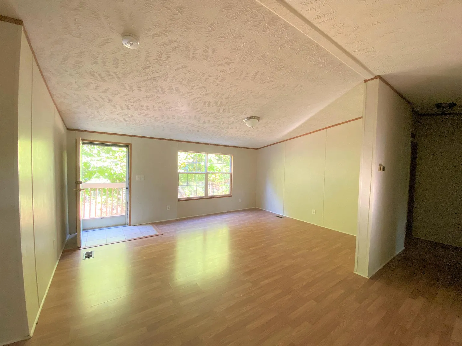 3 bed, 1512 sqft, $1,995 — Photo 4