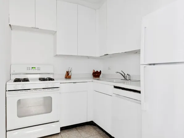 370 East 76th Street image 2 of 9