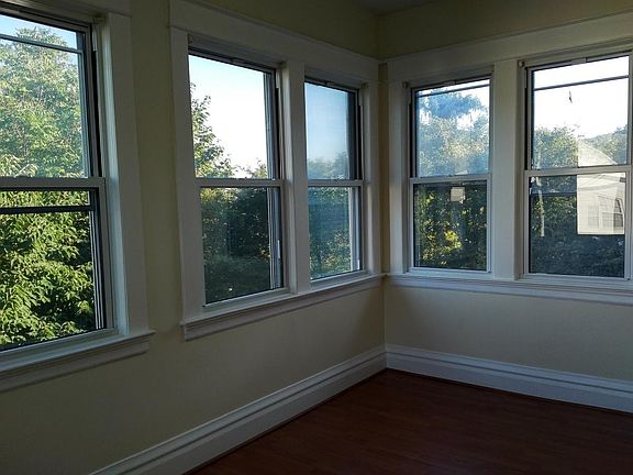 2nd image of 449 Saint Pauls Ave #2R