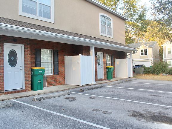 3rd image of 530 Maple Ave