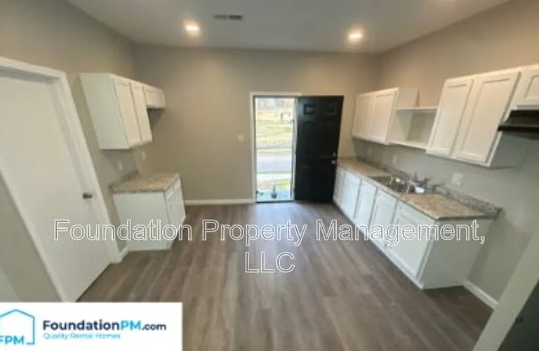 772 Pearce St — Photo 4