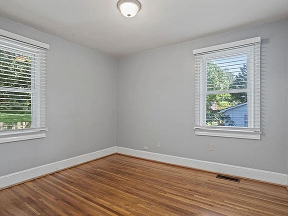 5th image of 119 Princeton Ave