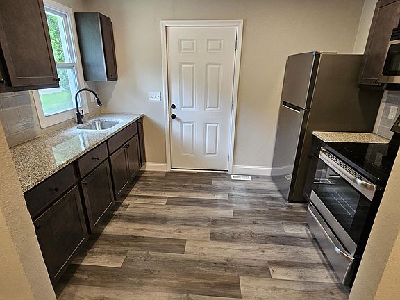 5th image of 10176 Winkler Dr