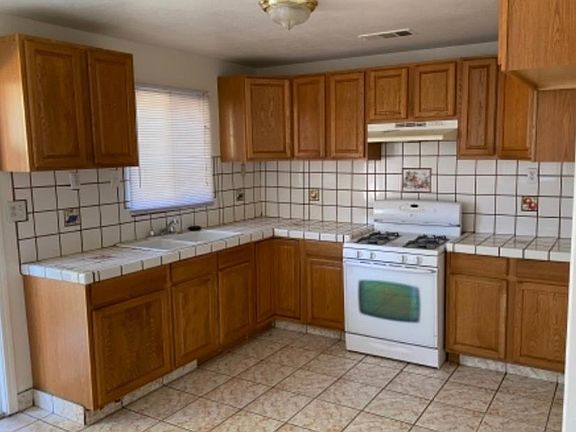 2nd image of 2921 6th St APT C
