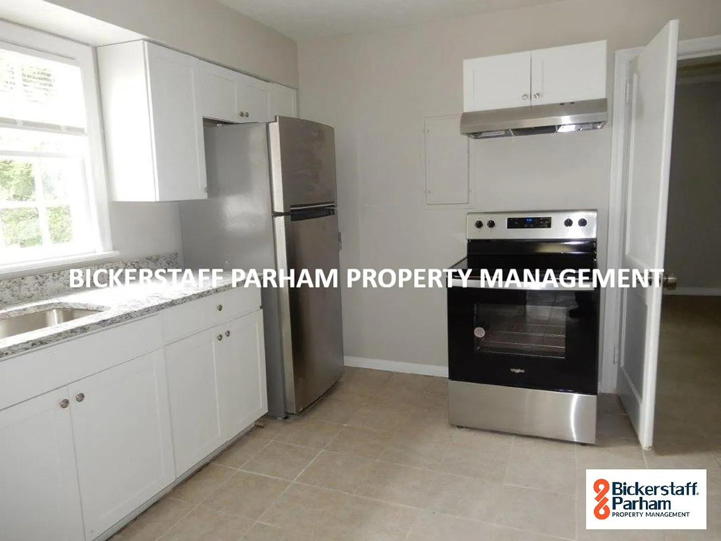 Charming Brick House, Located off of Warm Springs road!! — Photo 3