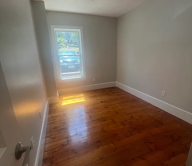 157 Oak St #1R — Photo 7