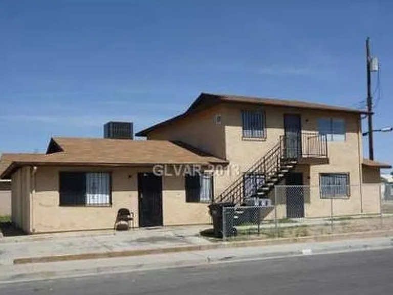 1900 Goldfield St — Photo 1