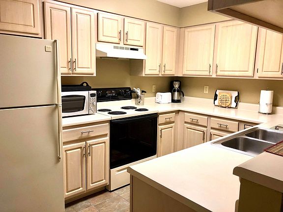 4th image of 9505 S Pointe Lasalles Dr #82.5