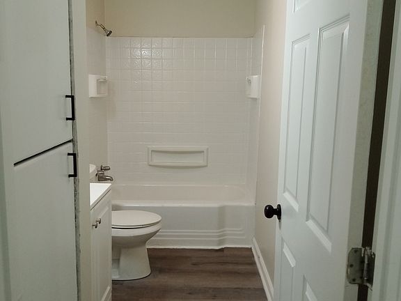 5th image of 3736 Eaton St