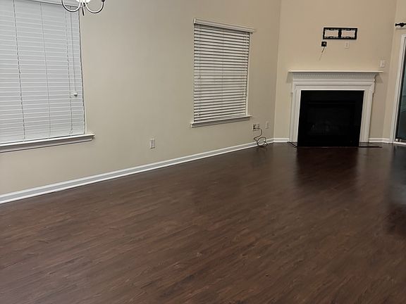 3rd image of 409 Laurel Leaf Dr