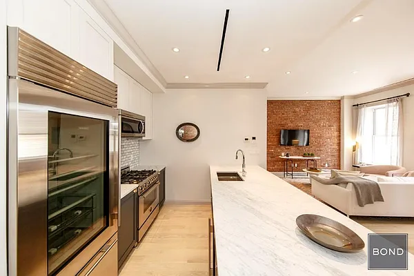 Rented by Bond New York | media 5