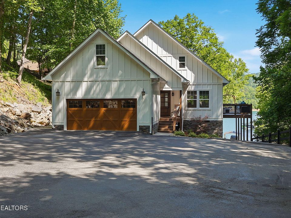 1st image of 1068 N Shorewood Ln