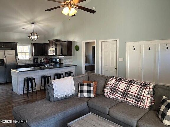 3rd image of 105 Lilac Lane