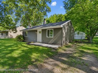 1320 Pompton Cir, Lansing, MI 48910