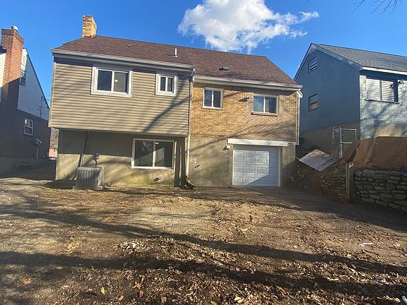 2nd image of 3939 Vine Vista Pl