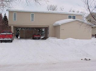 829 S 25th St, Grand Forks, ND 58201
