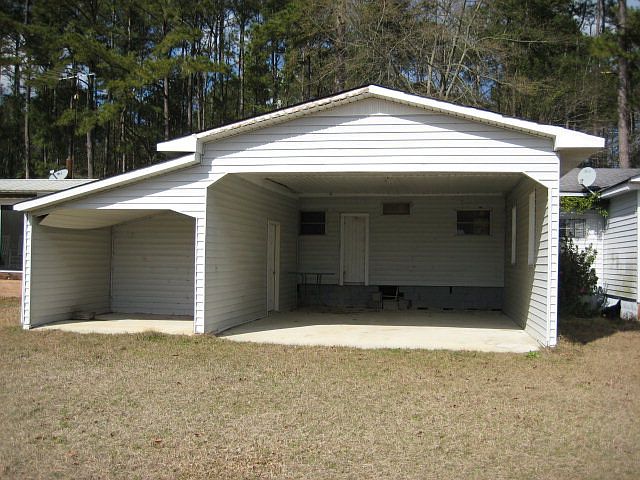 2nd image of 1698 Clubhouse Rd
