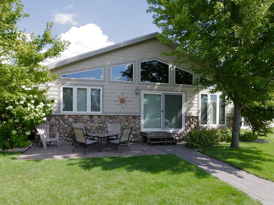 1st image of 20540 Breakwater Dr