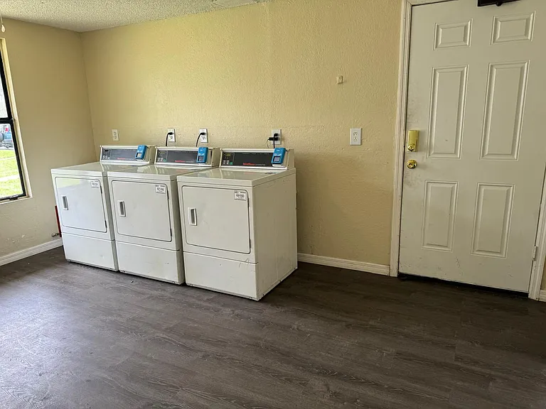 Blossom Corners Apartments — Photo 21