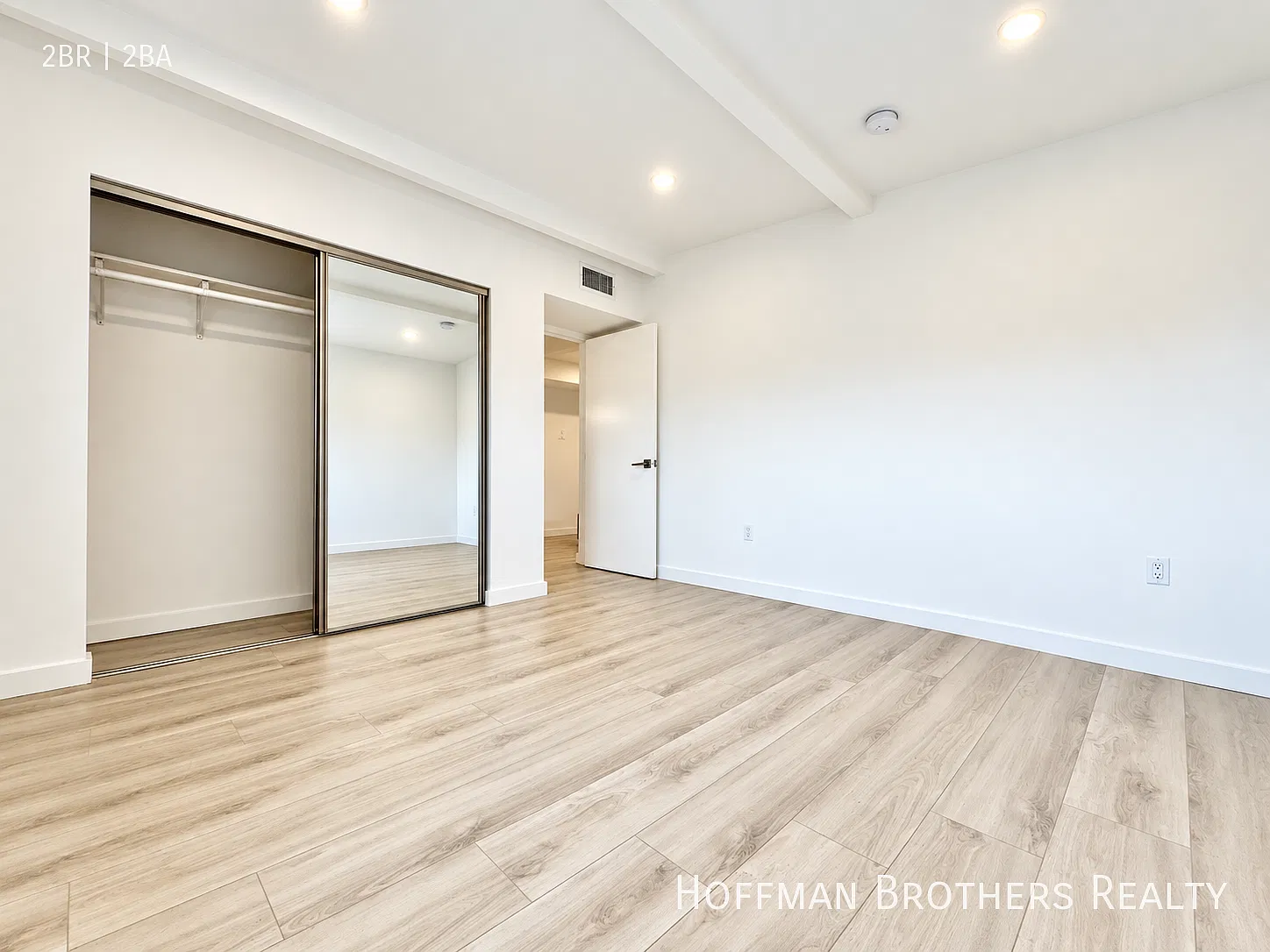 Updated 2br/2ba With In-Unit Laundry, Stainless Steel Appliances & Parking! — Photo 4