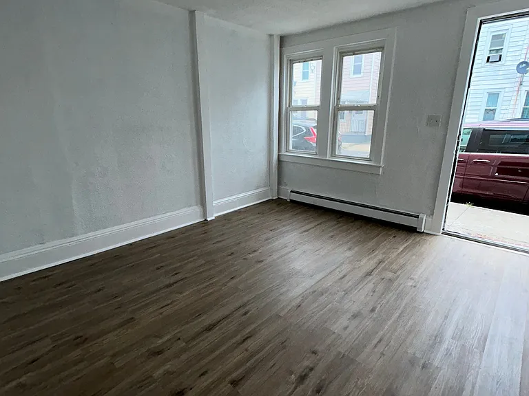 225 Home Ave — Photo 14