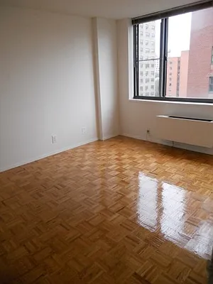 Rented by Realty Operations Group | media 7