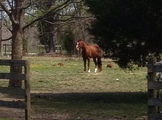 7880 Beaver Dr, Gloucester, VA 23061