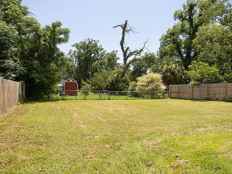 2411 W Avery St — Photo 11